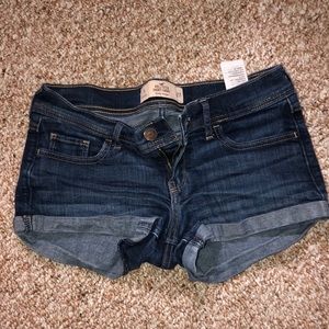 hollister short- short